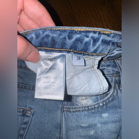 Women’s Altar’d State distressed jeans 💙 Size 28 💙 - Picture 4 of 5